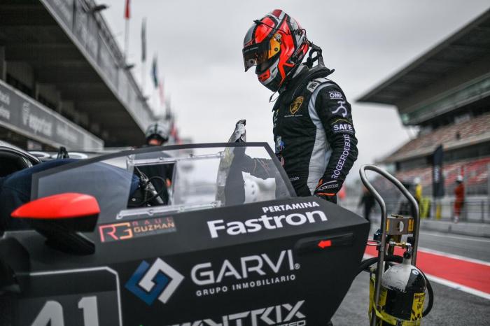 RAÃšL GUZMÃN RECONOCIDO POR  LAMBORGHINI