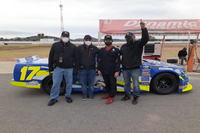 EDY DE LA ROSA PRUEBA UNA TRUCK DE NASCAR