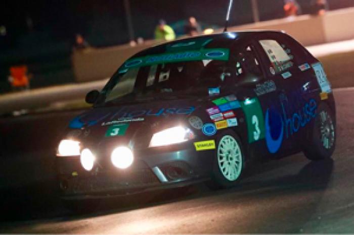 PRO 4 RACING CAR CON DOS AUTOS EN LA EDURANCE