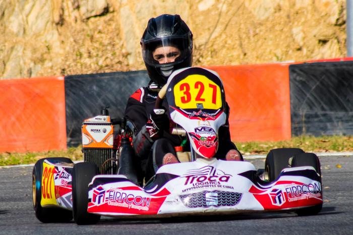 EDY DE LA ROSA POR LA VICTORIA EN KARTS