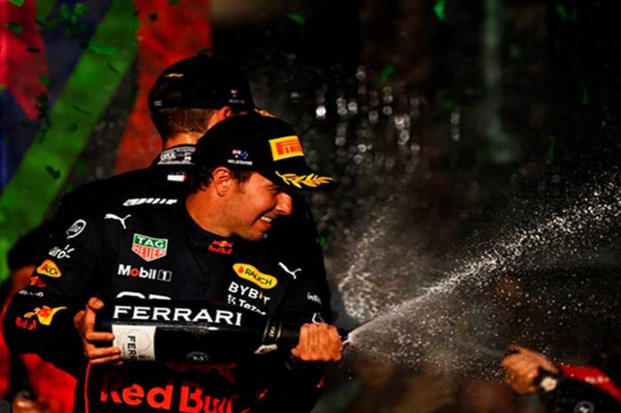 ¡PODIO PARA CHECO!