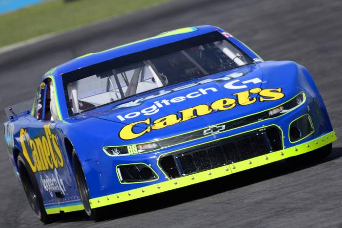 GARCÍA JR. LUCHA POR LIDERATO EN LA NASCAR