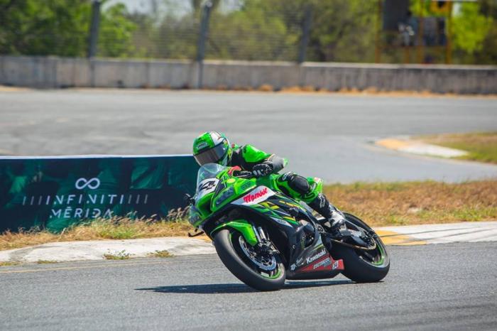 ALAIN ESCOBEDO SE IMPONE EN MOTOS