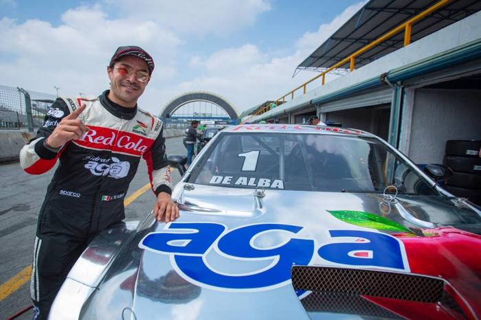 SALVADOR DE ALBA JR.  CON PASO ARROLLADOR