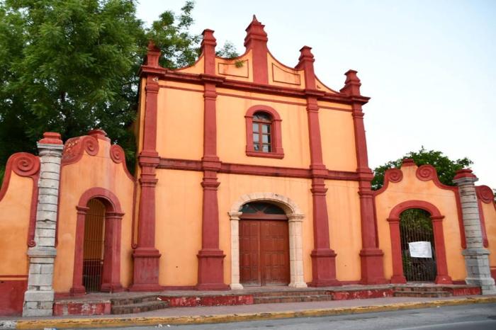 SE HACE HISTORIA AL ANDAR