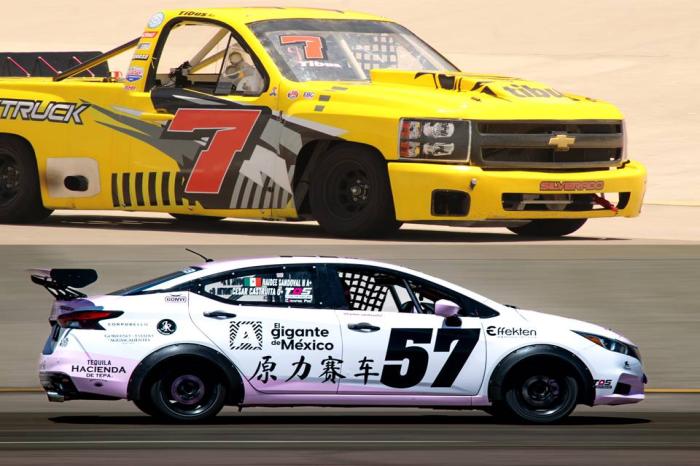 LOS V8 REGRESARON A LA ACCIÓN DEL SCC